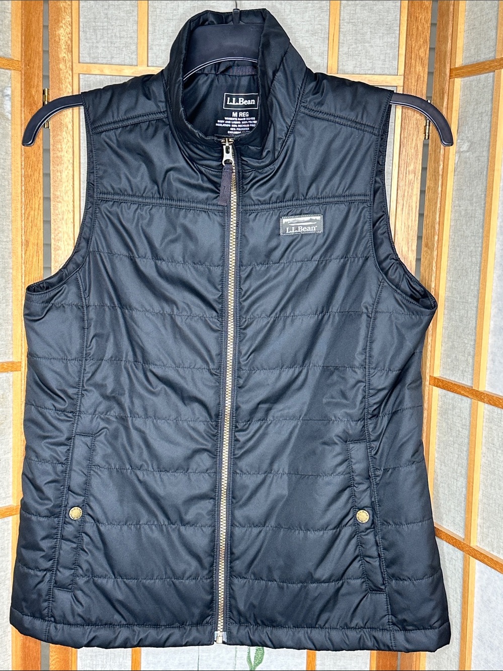 L.L.Bean Women's Mountain Classic Puffer Vest Mediums - Picture 7 of 16